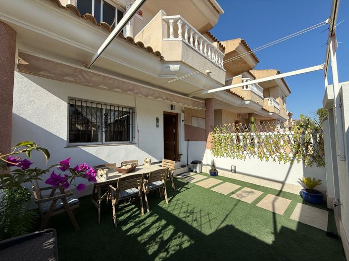 Image No.1-3 Bed Townhouse for sale