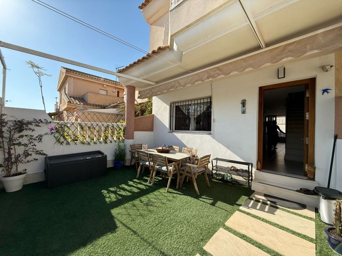 Image No.1-3 Bed Townhouse for sale