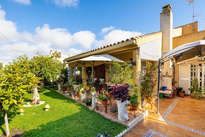 Image No.1-4 Bed Villa for sale