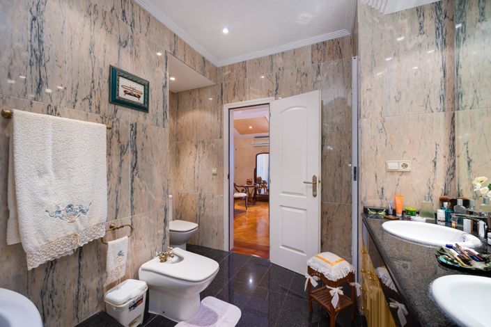 Image No.18-4 Bed Villa for sale