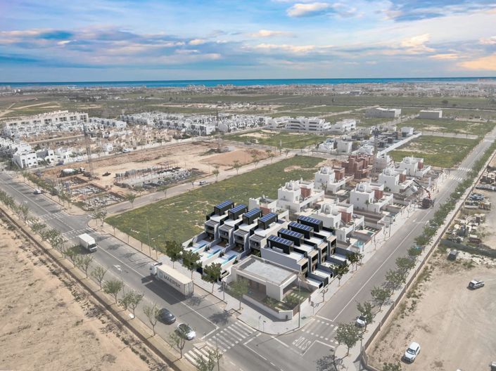 Image No.13-3 Bed Townhouse for sale