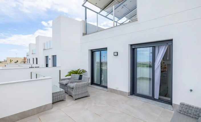 Image No.15-3 Bed House for sale