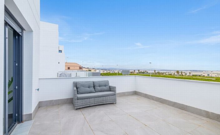 Image No.17-3 Bed Villa for sale