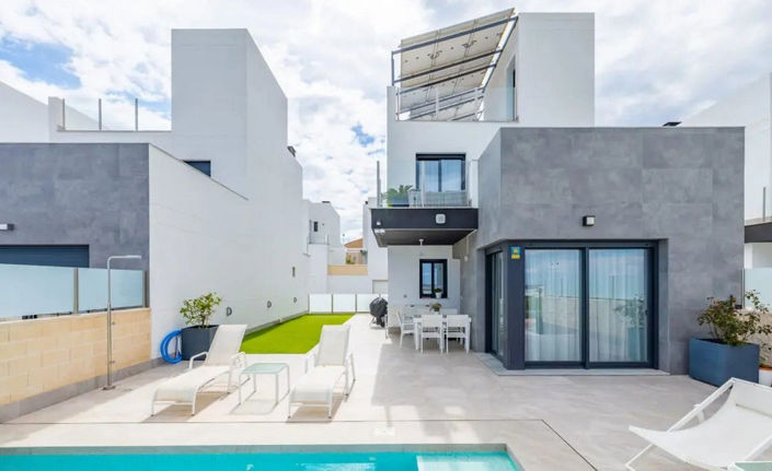 Image No.18-3 Bed Villa for sale