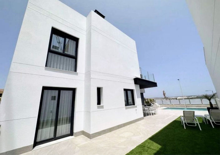Image No.25-3 Bed House for sale