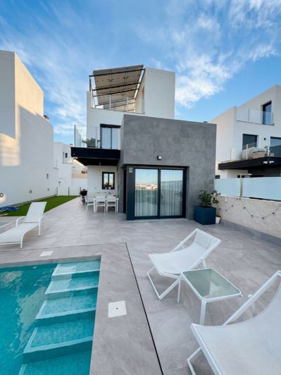 Image No.26-3 Bed Villa for sale