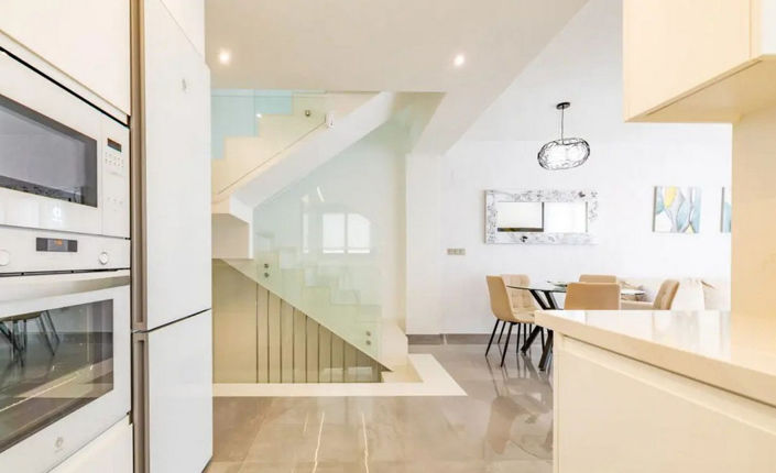 Image No.6-3 Bed House for sale