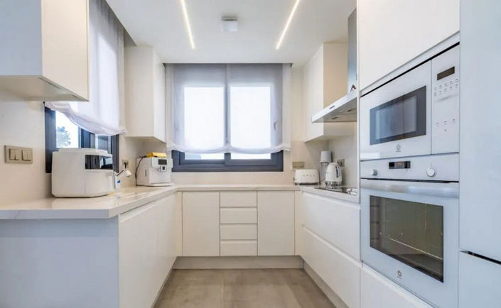 Image No.8-3 Bed House for sale