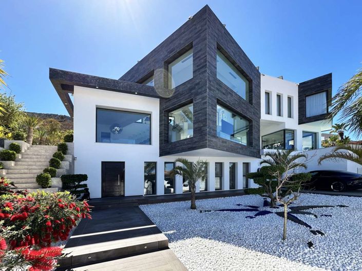 Image No.1-5 Bed Villa for sale