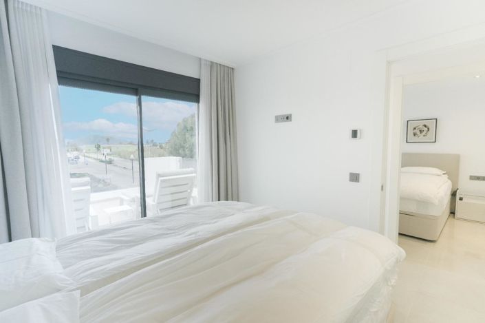 Image No.11-3 Bed Villa for sale