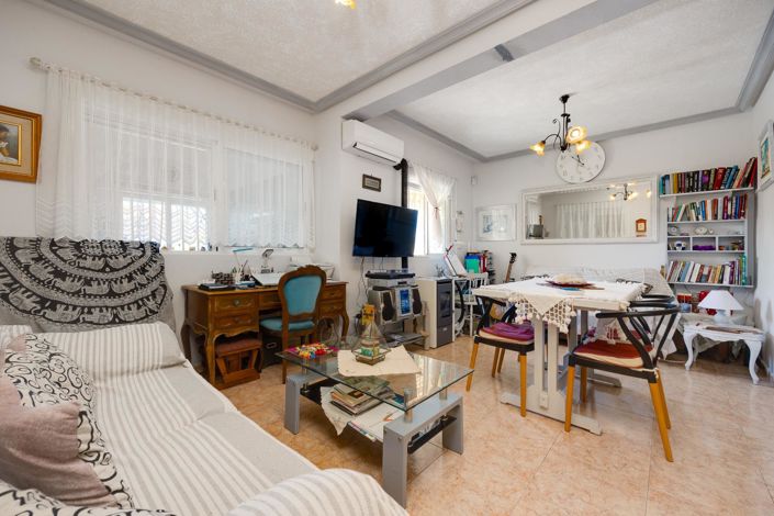 Image No.8-4 Bed Villa for sale