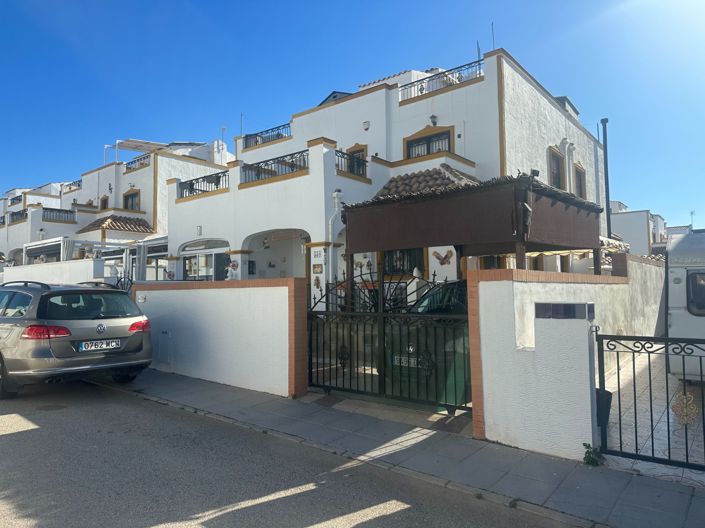 Image No.1-3 Bed Townhouse for sale