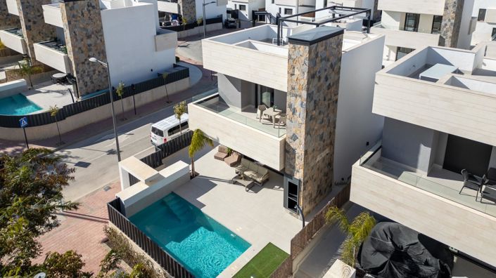 Image No.1-3 Bed Villa for sale