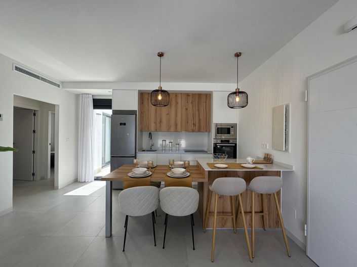 Image No.4-2 Bed House for sale