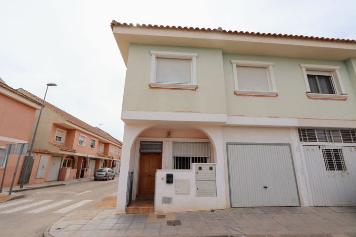 Image No.1-3 Bed House for sale