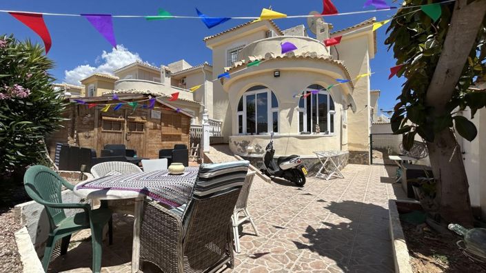 Image No.1-3 Bed Villa for sale