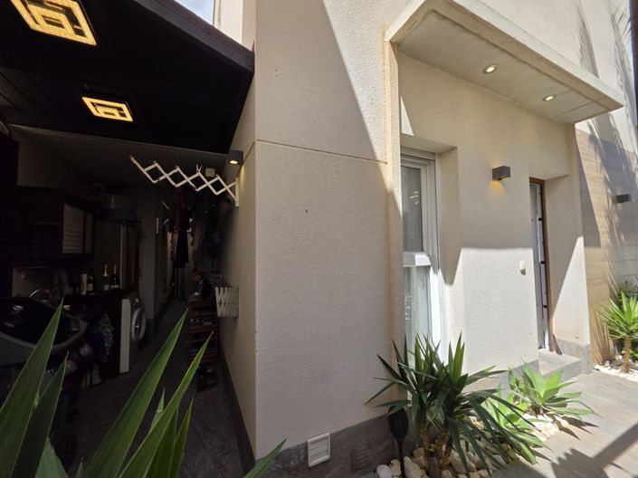 Image No.11-3 Bed Villa for sale