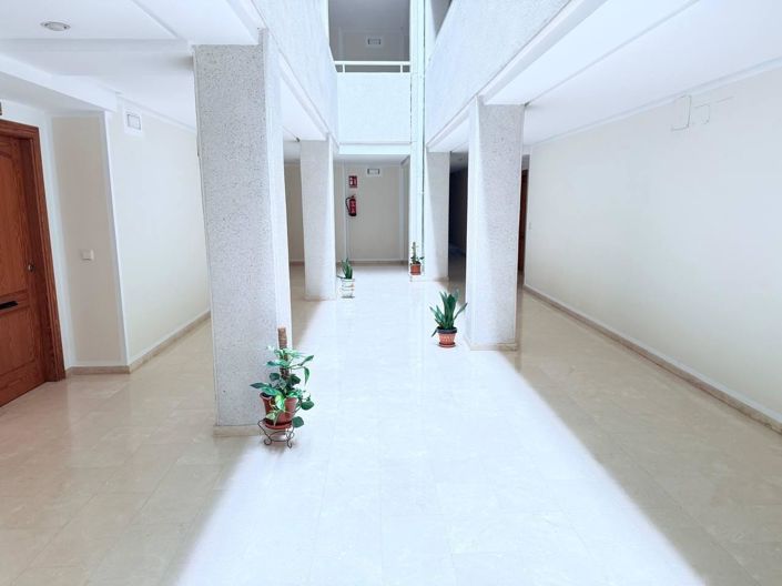 Image No.35-3 Bed Apartment for sale