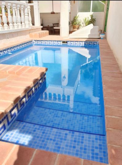 Image No.1-3 Bed Quad for sale