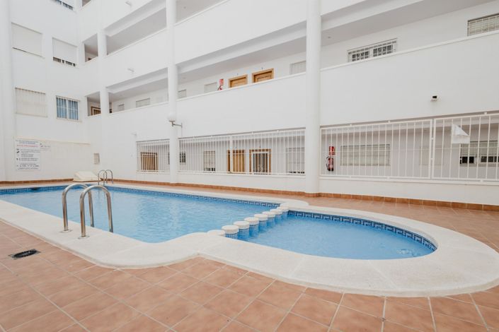 Image No.1-Appartement de 2 chambres à vendre à Torrevieja