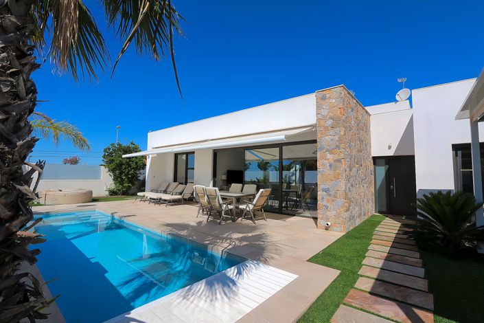 Image No.1-3 Bed Villa for sale