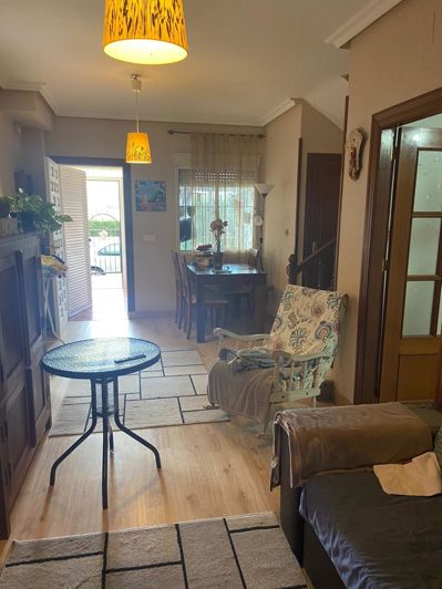 Image No.18-3 Bed House for sale