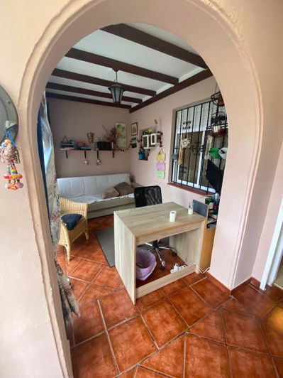 Image No.19-3 Bed House for sale