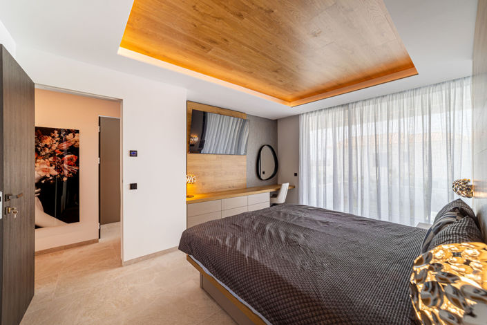 Image No.10-5 Bed Villa for sale