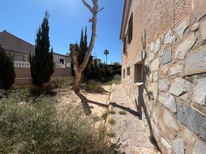 Image No.30-Villa de 4 chambres à vendre à Torrevieja