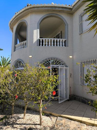 Image No.2-5 Bed Villa for sale