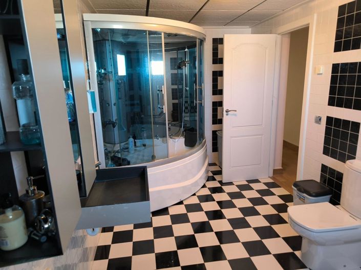 Image No.26-5 Bed Villa for sale