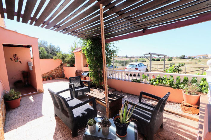 Image No.1-3 Bed House for sale
