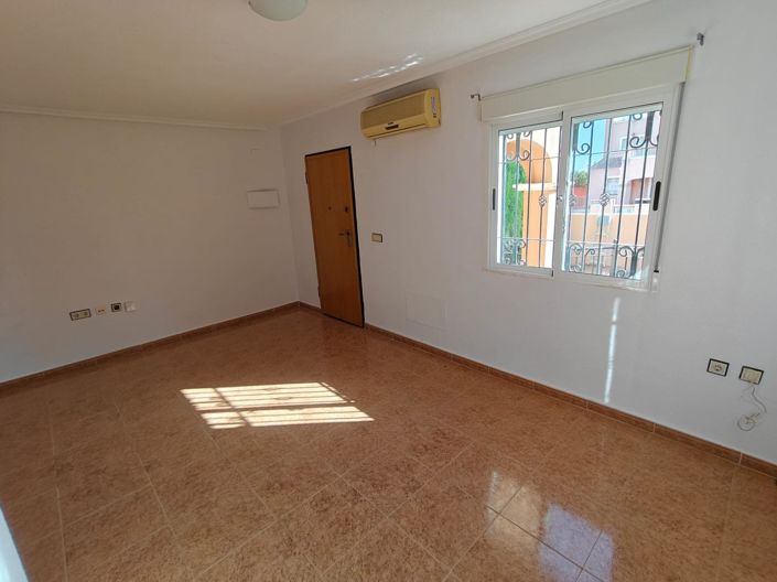 Image No.8-3 Bed Duplex for sale