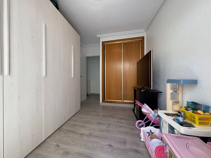 Image No.11-4 Bed Apartment for sale