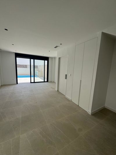 Image No.26-4 Bed Villa for sale