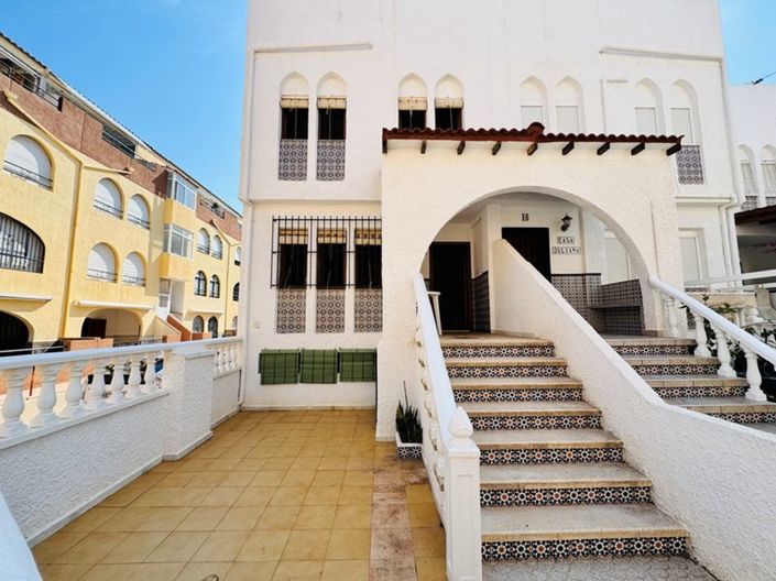 Image No.1-3 Bed Townhouse for sale