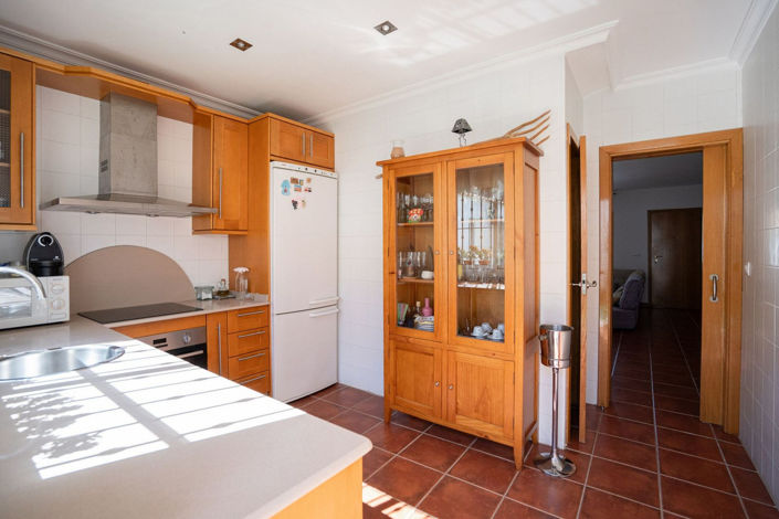 Image No.10-5 Bed House for sale