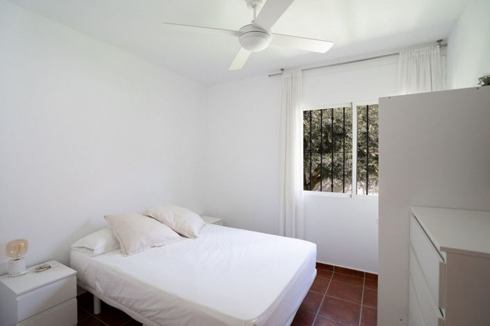 Image No.13-5 Bed House for sale