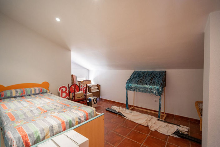 Image No.16-5 Bed House for sale