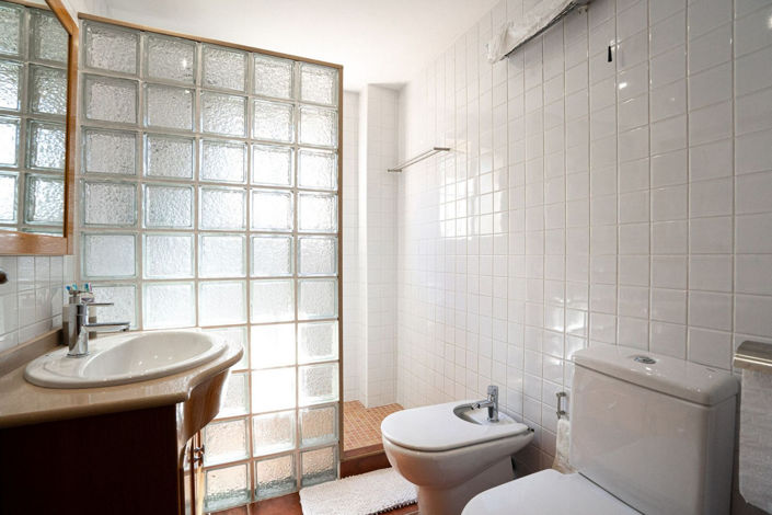 Image No.20-5 Bed House for sale