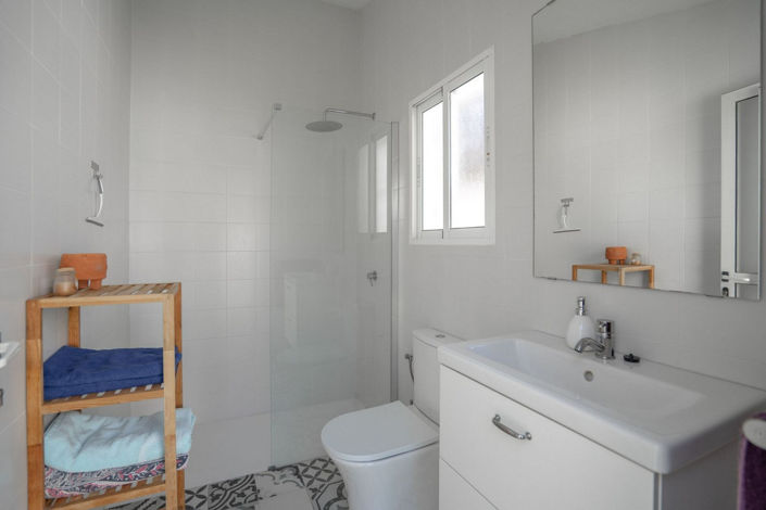 Image No.21-5 Bed House for sale