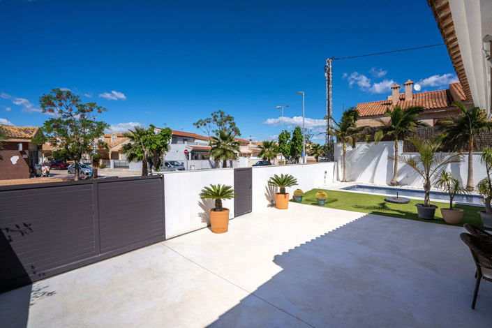 Image No.30-5 Bed House for sale