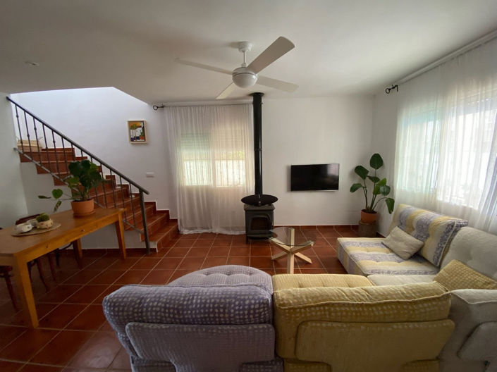 Image No.8-5 Bed House for sale