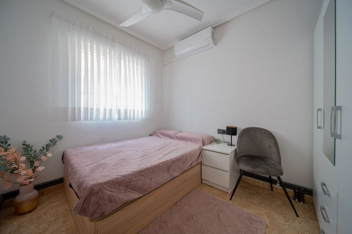 Image No.12-3 Bed Townhouse for sale