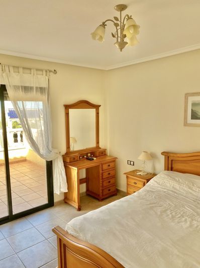 Image No.10-3 Bed House for sale