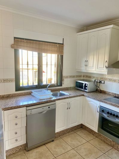 Image No.9-3 Bed House for sale