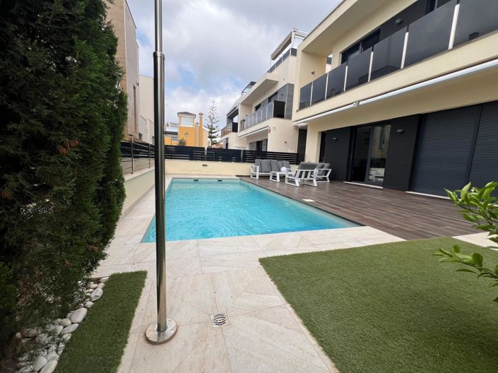 Image No.38-3 Bed Villa for sale