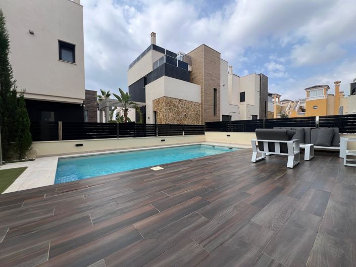 Image No.41-3 Bed Villa for sale