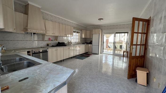 Image No.17-5 Bed Villa for sale