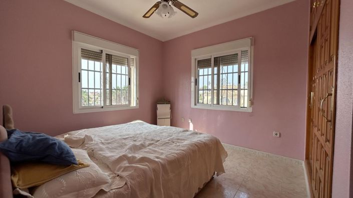 Image No.45-5 Bed Villa for sale